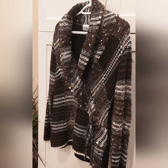 Bellisima pullover sweater - Picture 9 of 9